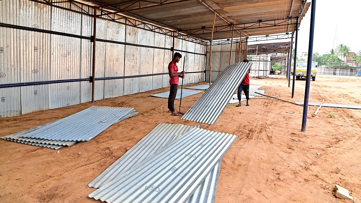 ದಾವಣಗೆರೆ | ಹೈಸ್ಕೂಲ್ ಮೈದಾನದಲ್ಲಿ ಪಟಾಕಿ ಮಾರಾಟ 