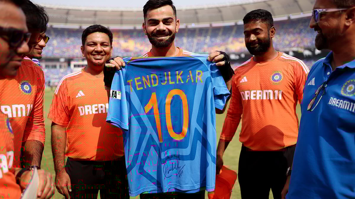 World Cup: ಕೊಹ್ಲಿಗೆ ಕಾಣಿಕೆ ನೀಡಿದ ಸಚಿನ್