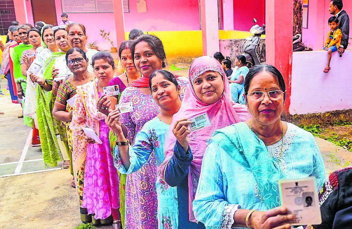 ಛತ್ತೀಸಗಢ: ಶೇ 71ರಷ್ಟು ಮತದಾನ, ನಕ್ಸಲರ ಹಿಂಸಾಚಾರದ ನಡುವೆ ಮತದಾರರ ಉತ್ಸಾಹ