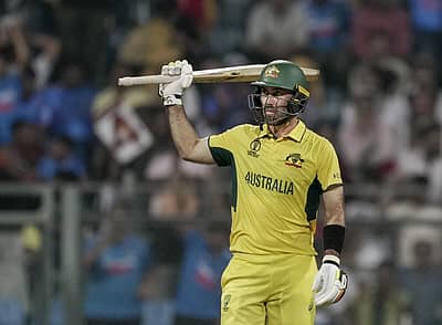 ಮ್ಯಾಕ್ಸ್‌ವೆಲ್ ಇನಿಂಗ್ಸ್‌ನಲ್ಲಿ 10 ಸಿಕ್ಸರ್ ಹಾಗೂ 21 ಬೌಂಡರಿಗಳು ಸೇರಿದ್ದವು