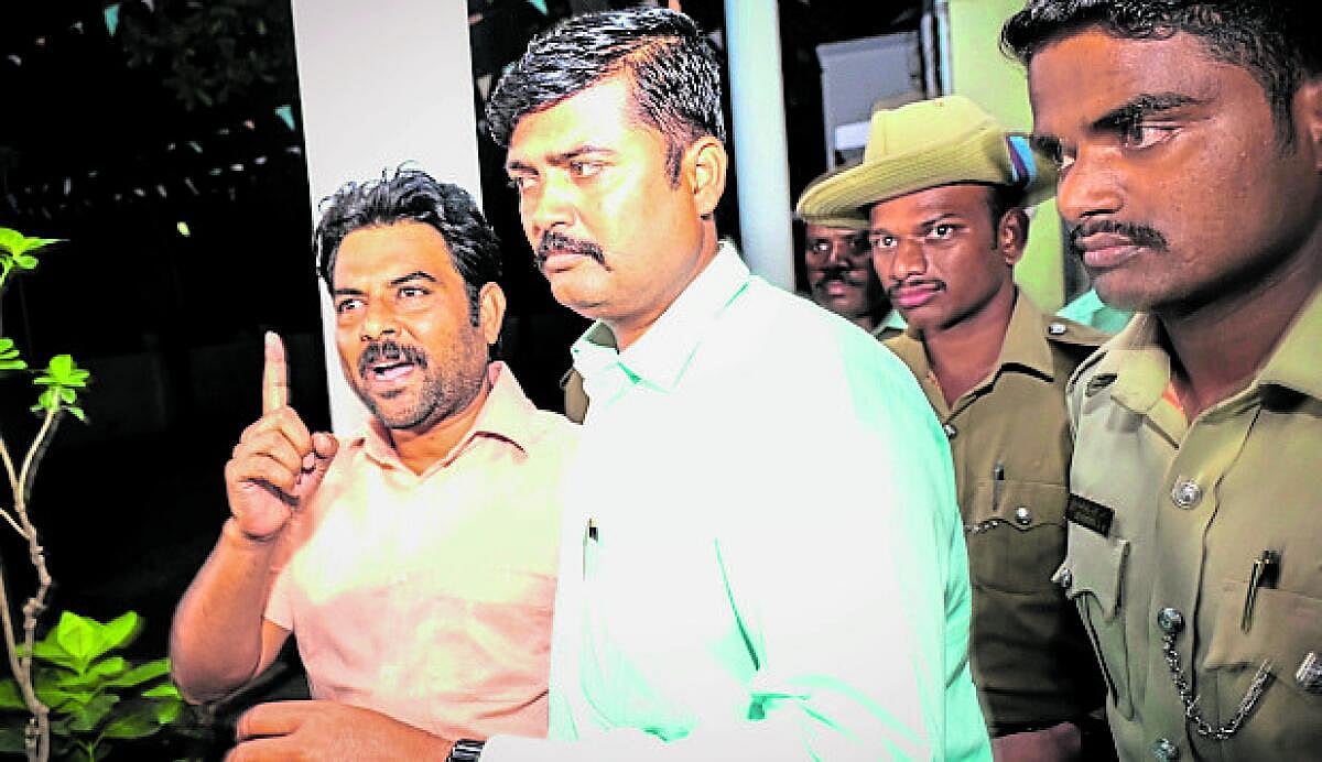 PSI ನೇಮಕಾತಿ ಅಕ್ರಮ: ಸ್ಟ್ರಾಂಗ್‌ ರೂಮ್‌ನಲ್ಲಿಯೇ OMR ಶೀಟ್ ತಿದ್ದುಪಡಿ! ಆಯೋಗ