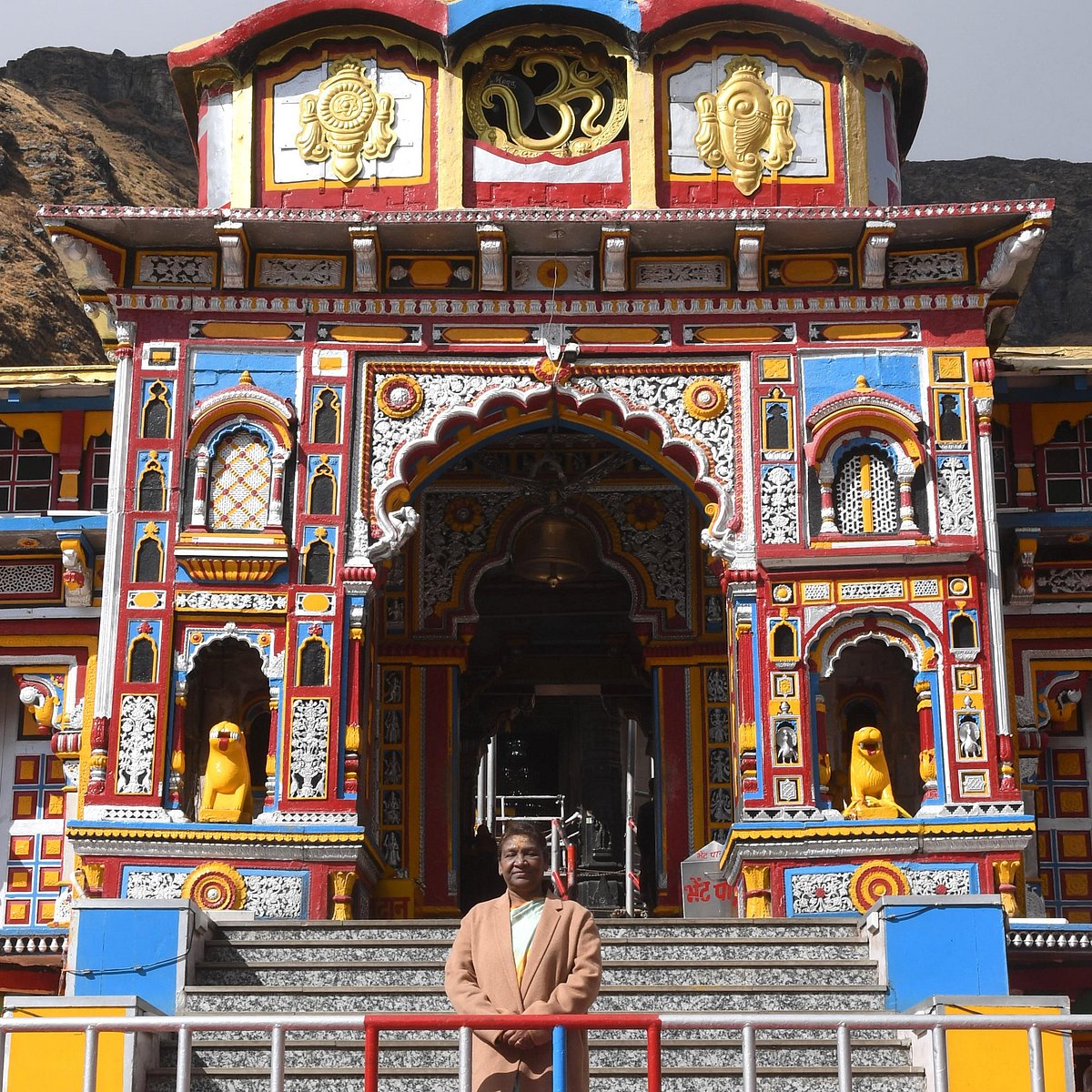 ಬದರಿನಾಥ ದೇವಾಲಯಕ್ಕೆ ಭೇಟಿ ನೀಡಿ ಪ್ರಾರ್ಥನೆ ಸಲ್ಲಿಸಿದ ರಾಷ್ಟ್ರಪತಿ ಮುರ್ಮು