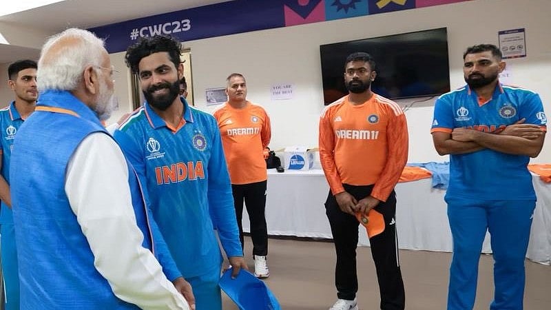 ಡ್ರೆಸ್ಸಿಂಗ್‌ ರೂಮ್‌ನಲ್ಲಿ ಟೀಂ ಇಂಡಿಯಾ ಆಟಗಾರರನ್ನು ಭೇಟಿಯಾದ ಪ್ರಧಾನಿ ಮೋದಿ