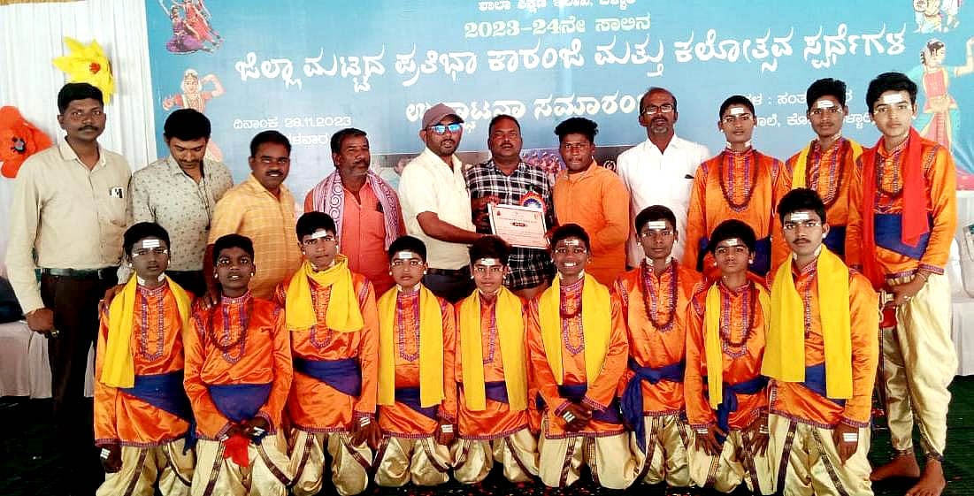 ಪ್ರತಿಭಾ ಕಾರಂಜಿ: ರಾಜ್ಯಮಟ್ಟಕ್ಕೆ ಗುತ್ತಿಗನೂರು ಶಾಲೆಯ ವಿದ್ಯಾರ್ಥಿಗಳು ಆಯ್ಕೆ