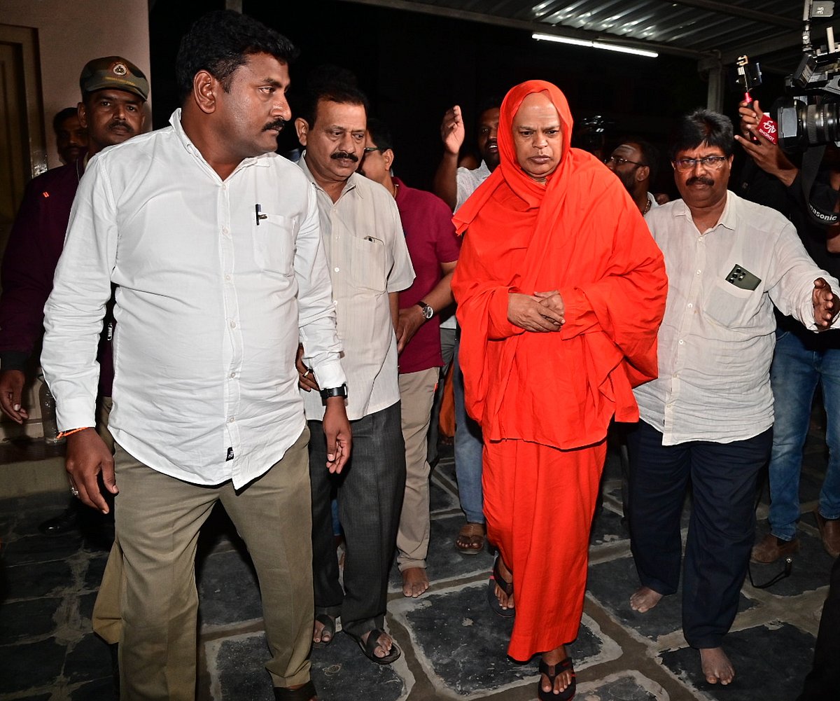 ದಾವಣಗೆರೆ: ಮತ್ತೆ ಜೈಲಿಗೆ ಹೋಗಿ ಮರಳಿದ ಶಿವಮೂರ್ತಿ ಶರಣರು