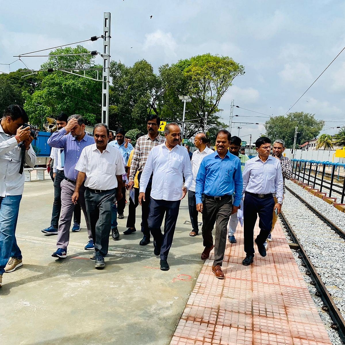ಸಂಸದ ಪಿ.ಸಿ.ಮೋಹನ್‌ ಕಂಟೋನ್ಮೆಂಟ್‌ ರೈಲು ನಿಲ್ದಾಣ ಅಭಿವೃದ್ಧಿ ಕಾಮಗಾರಿ ಪರಿಶೀಲನೆ