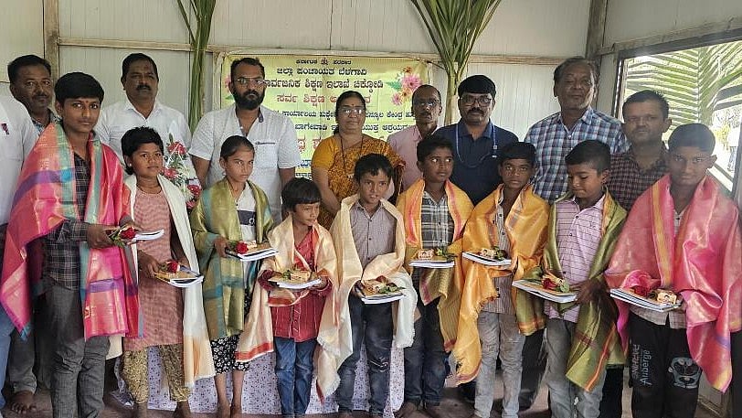 ಬೆಲ್ಲದ ಬಾಗೇವಾಡಿ: ಮಹಾರಾಷ್ಟ್ರದ ಕಾರ್ಮಿಕರ ಮಕ್ಕಳ ಶಿಕ್ಷಣಕ್ಕಾಗಿ ಟೆಂಟ್ ಶಾಲೆ