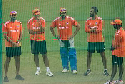 ತರಬೇತುಗಾರರ ಜೊತೆ ರೋಹಿತ್ ಸಮಾಲೋಚನೆ 