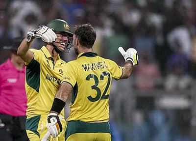 8ನೇ ವಿಕೆಟ್‌ಗೆ ಪ್ಯಾಟ್ ಕಮಿನ್ಸ್ ಜೊತೆ ದ್ವಿಶತಕದ ಜೊತೆಯಾಟ. ಇದರಲ್ಲಿ ಕಮಿನ್ಸ್ ಗಳಿಸಿದ್ದು 12 ರನ್ ಮಾತ್ರ!