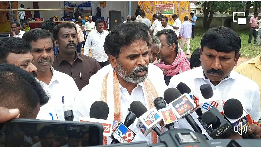 ಭದ್ರತಾ ವೈಫಲ್ಯ ಒಪ್ಪುತ್ತೇವೆ, ತಪ್ಪಿದ್ದರೆ ಪ್ರತಾಪ ಸಿಂಹಗೂ ಶಿಕ್ಷೆ: ಮುನಿಸ್ವಾಮಿ