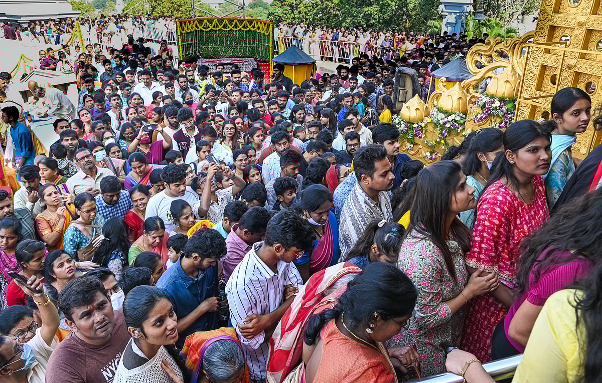 ಮುಜರಾಯಿ ದೇವಸ್ಥಾನಗಳಲ್ಲಿ ನೆರಳಿನ ವ್ಯವಸ್ಥೆ ಮಾಡಲು ಧಾರ್ಮಿಕ ದತ್ತಿ ಇಲಾಖೆ ಸೂಚನೆ
