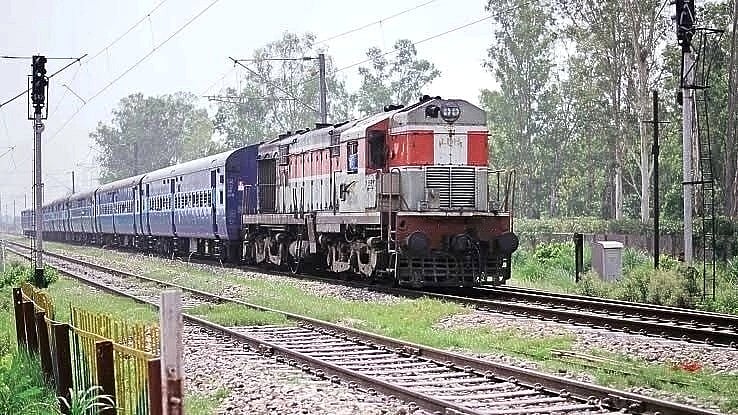 ಚಲಿಸುತ್ತಿದ್ದ ರೈಲಿನಿಂದ ನೇತ್ರಾವತಿ ನದಿಗೆ ಹಾರಿ ಯುವತಿ ಸಾವು