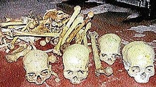 ಚಿತ್ರದುರ್ಗ: ಪಾಳು ಬಿದ್ದ ಮನೆಯಲ್ಲಿ ಅಸ್ಥಿಪಂಜರಗಳು ಪತ್ತೆ!