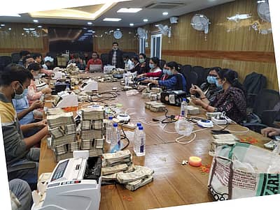 ಒಡಿಶಾ ಹಾಗೂ ಜಾರ್ಖಂಡ್‌ನಲ್ಲಿ ದಾಳಿ ನಡೆಸಿದ ಆದಾಯ ಇಲಾಖೆಯ ಅಧಿಕಾರಿಗಳು