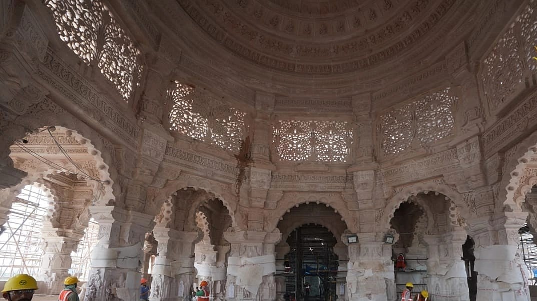 ಅಯೋಧ್ಯೆ ರಾಮ ಮಂದಿರದ ಒಳಾಂಗಣ ಕೆತ್ತನೆ ಹೇಗಿದೆ ಗೊತ್ತಾ? ಚಿತ್ರಗಳಲ್ಲಿ ನೋಡಿ