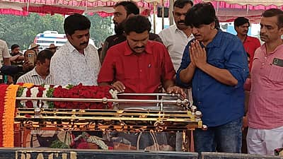 ಅಂತಿಮ ದರ್ಶನ ಪಡೆದ ನಟ ಕುಮಾರ್ ಗೋವಿಂದ