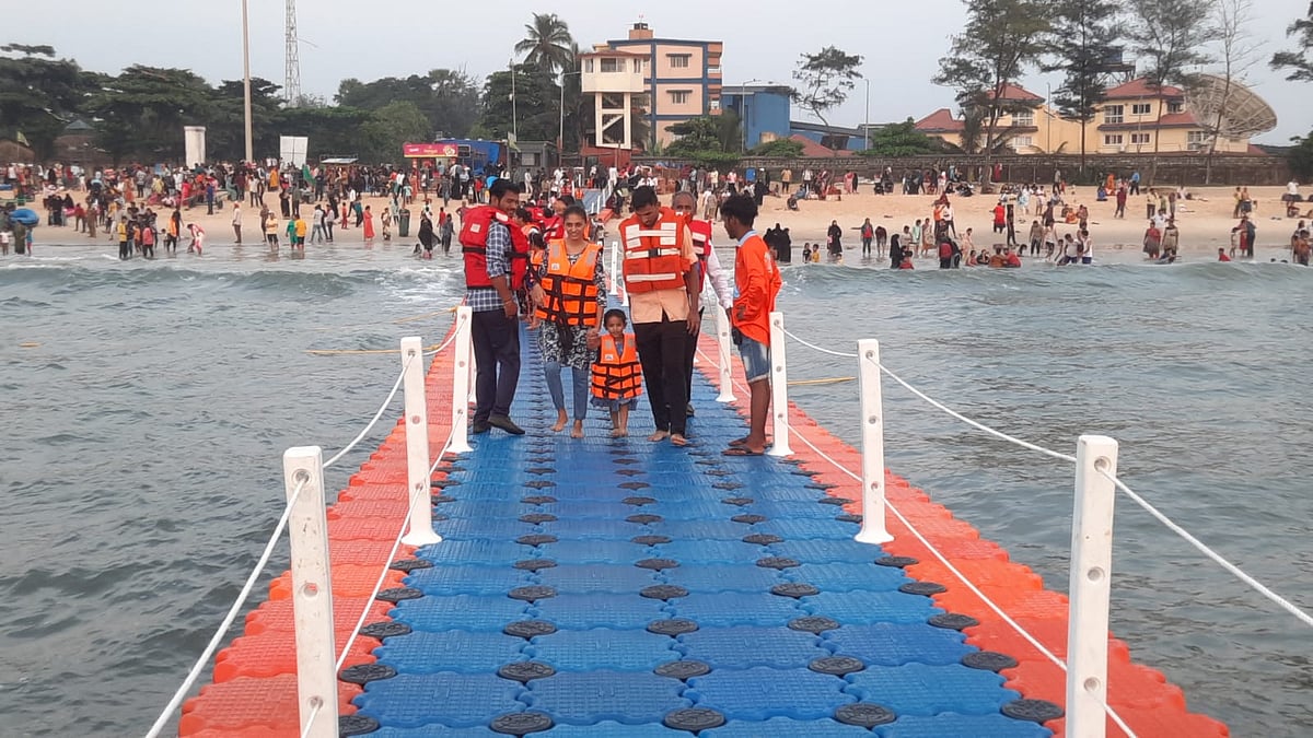 ಸುರತ್ಕಲ್: ಪಣಂಬೂರು ಬೀಚ್‌ನಲ್ಲಿ ತೇಲುವ ಸೇತುವೆ‌