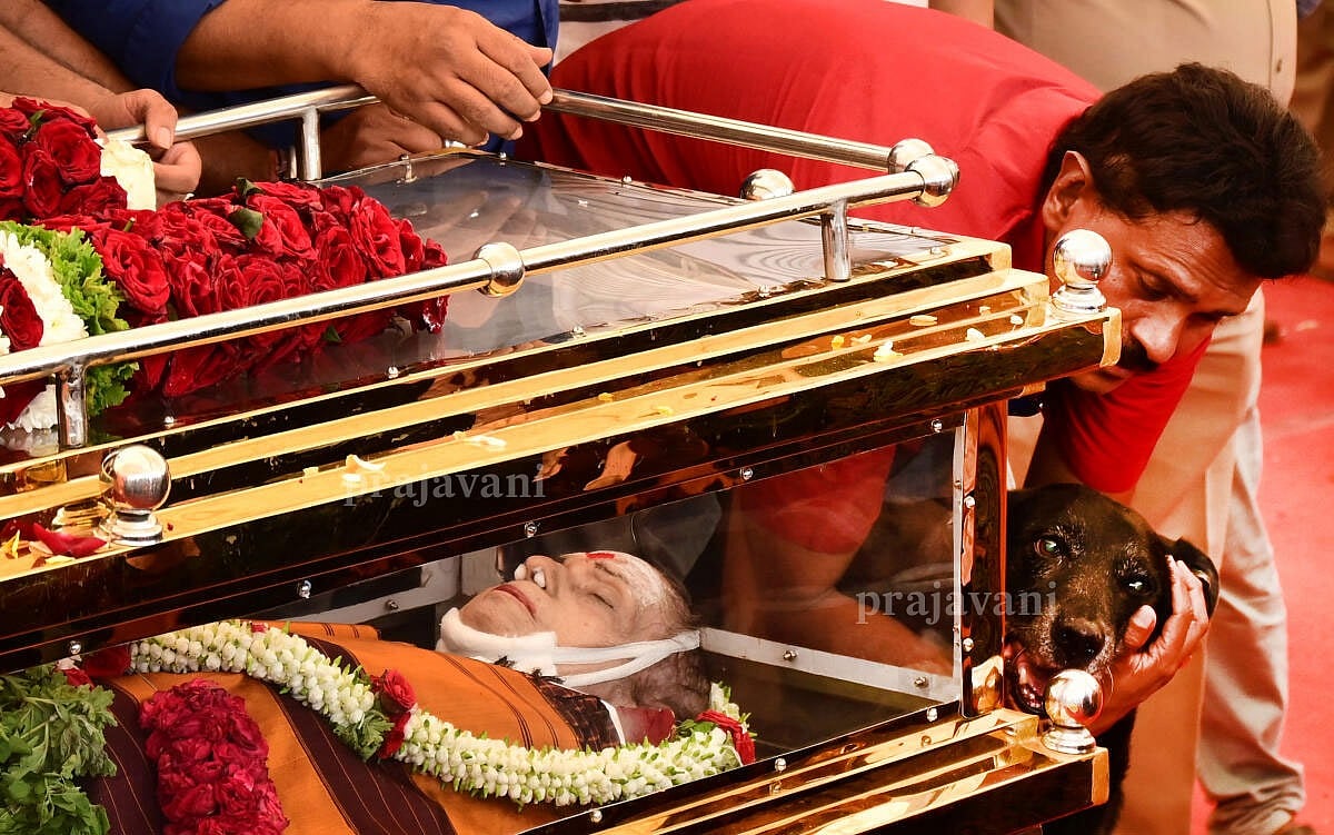 ಬಹುಭಾಷಾ ನಟಿ ಲೀಲಾವತಿ ನಿಧನ: ಕಣ್ಣೀರು ಹಾಕಿದ ‘ಕರಿಯ’