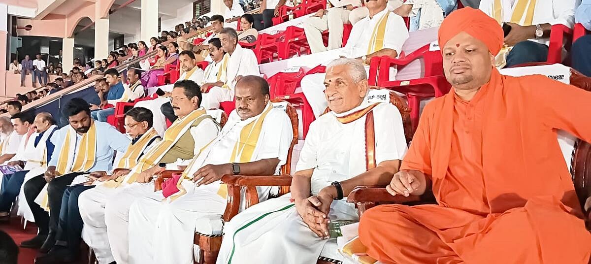 ಮಾಜಿ ಸಿಎಂ ಕುಮಾರಸ್ವಾಮಿ ಬಳಿ ಕ್ಷಮೆಯಾಚಿಸಿದ ಪುನೀತ್ ಕೆರೆಹಳ್ಳಿ: ಯಾಕೆ ಗೊತ್ತಾ?