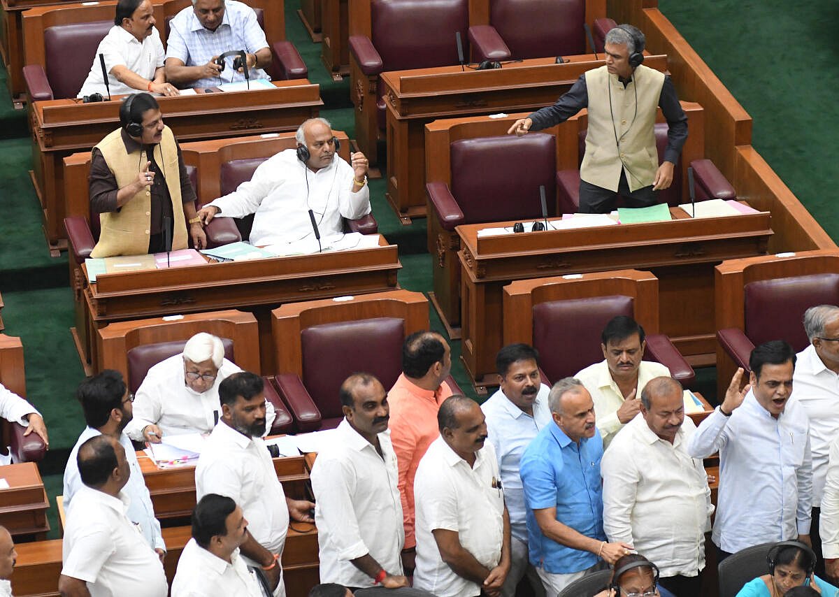 ವಿಧಾನಸಭೆ | ಸರ್ಕಾರದ ಬಿಗಿಪಟ್ಟು, ಪ್ರತಿಪಕ್ಷಗಳ ಇಕ್ಕಟ್ಟು