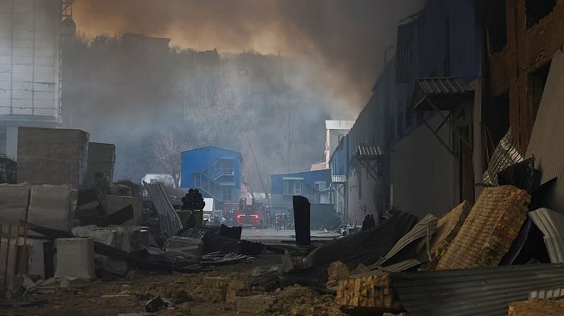 ಉಕ್ರೇನ್ ನಗರಗಳ ಮೇಲೆ ರಷ್ಯಾ ದಾಳಿ: ಇಬ್ಬರು ಸಾವು, 27 ಮಂದಿಗೆ ಗಾಯ