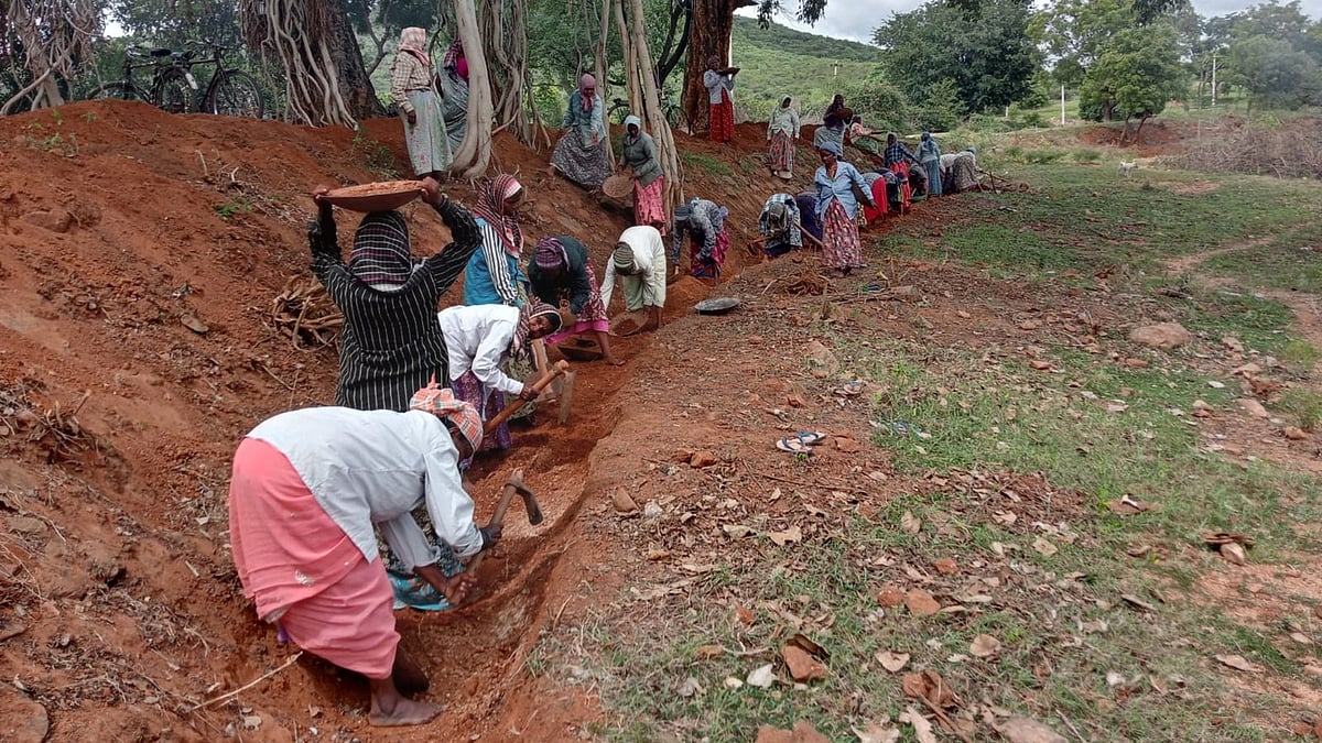 ನರೇಗಾ ಯೋಜನೆ: ತುರ್ತು ನಿಧಿಯಿಂದ ₹10 ಸಾವಿರ ಕೋಟಿ ಬಿಡುಗಡೆ ಮಾಡಿದ ಆರ್ಥಿಕ ಇಲಾಖೆ