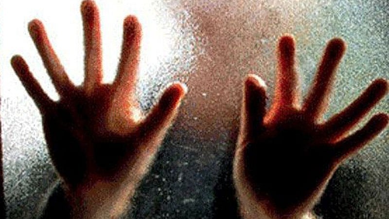 ಅತ್ಯಾಚಾರ ಆರೋಪ; ₹10 ಕೋಟಿಗೆ ಬ್ಲ್ಯಾಕ್‌ಮೇಲ್: ನಿವೃತ್ತ IAS ಅಧಿಕಾರಿ ಪ್ರತಿದೂರು