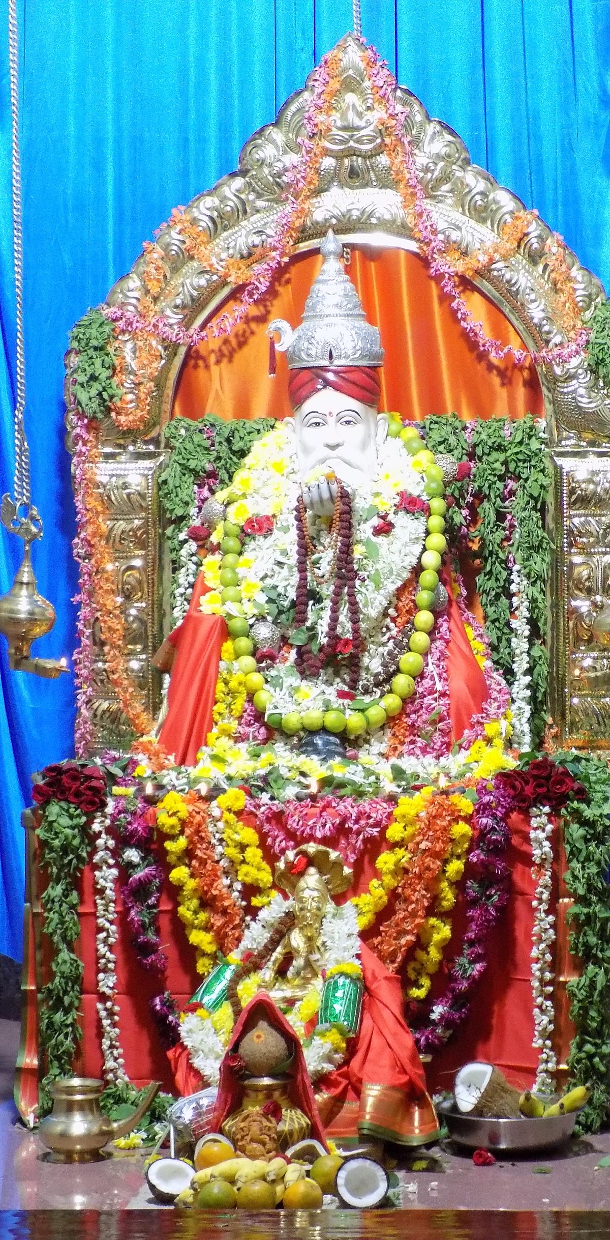 ಪುಷ್ಪಗಿರಿ ಮಠದಲ್ಲಿ ಲಕ್ಷ ದೀಪೋತ್ಸವ, ನಾಟಕೋತ್ಸವ