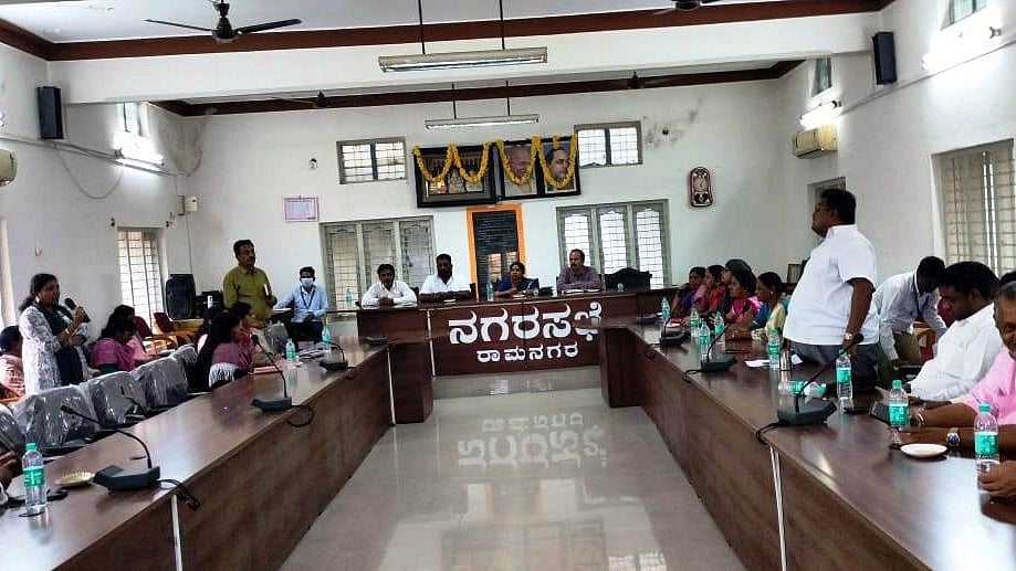 ರಾಮನಗರ | ಪೈಪ್‌ಲೈನ್‌ಗೆ ಅಗೆದ ರಸ್ತೆ: ಗುಂಡಿಮಯ