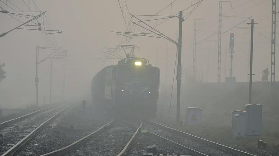 ಉತ್ತರ ಪ್ರದೇಶ | ರೈಲು ಡಿಕ್ಕಿ–ಇಬ್ಬರು ರೈಲ್ವೆ ನೌಕರರು ಸಾವು, ಮತ್ತೊಬ್ಬರಿಗೆ ಗಾಯ