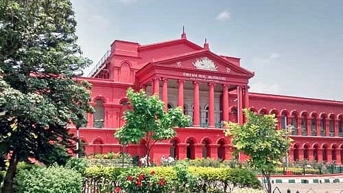 ಮಹಿಳೆ ವಿವಸ್ತ್ರಗೊಳಿಸಿ ಹಲ್ಲೆ: ಪುಂಡುಗಂದಾಯದಂಥ ಹೊಣೆ ಹೊರಿಸಿ- ಹೈಕೋರ್ಟ್‌