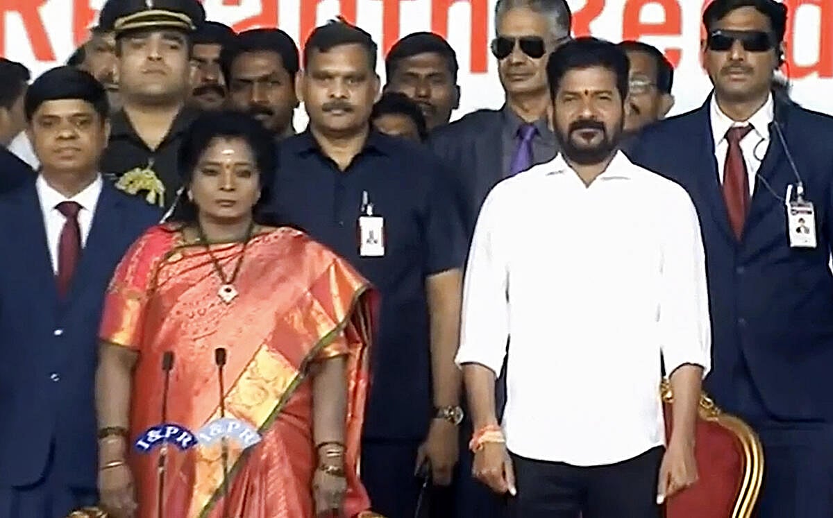 ತೆಲಂಗಾಣ ನೂತನ ಮುಖ್ಯಮಂತ್ರಿಯಾಗಿ ರೇವಂತ್‌ ರೆಡ್ಡಿ ಪ್ರಮಾಣ ವಚನ