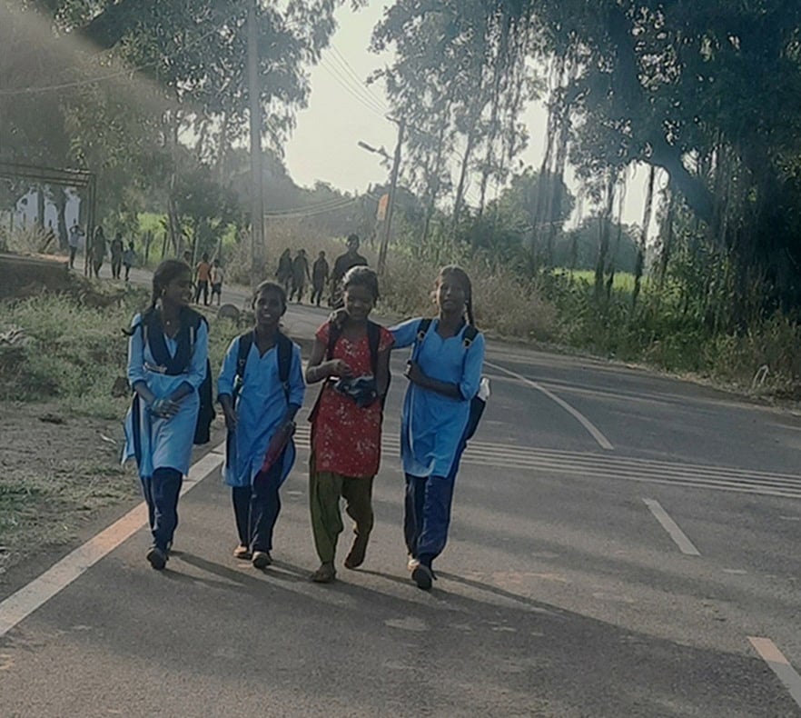 ಚಿಟಗುಪ್ಪ | ಸಾರಿಗೆ ಬಸ್‌ ಕೊರತೆ: ವಿದ್ಯಾರ್ಥಿಗಳ ಪರದಾಟ