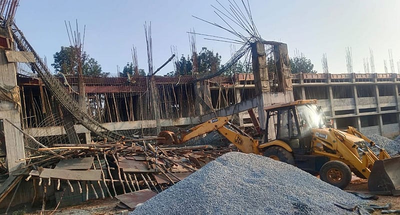 ನಿರ್ಮಾಣ ಹಂತದ ಶಾಲಾ ಕಟ್ಟಡ ಕುಸಿತ | ಇಬ್ಬರು ಕಾರ್ಮಿಕರು ಸಾವು; 16 ಮಂದಿಗೆ ಗಾಯ