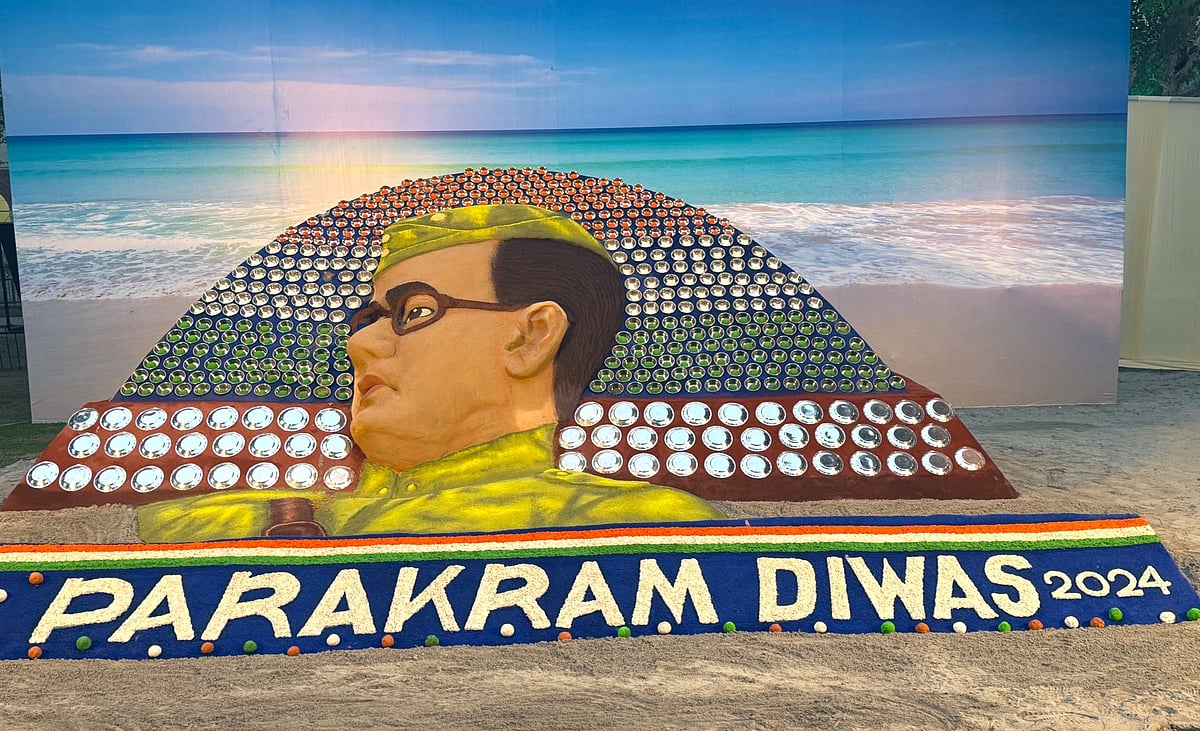 7 ಅಡಿ ಎತ್ತರದ ನೇತಾಜಿ ಮರಳು ಕಲಾಕೃತಿ: ಸುದರ್ಶನ್ ಪಟ್ನಾಯಕ್ ಕಲೆ ಮೆಚ್ಚಿದ ಮೋದಿ