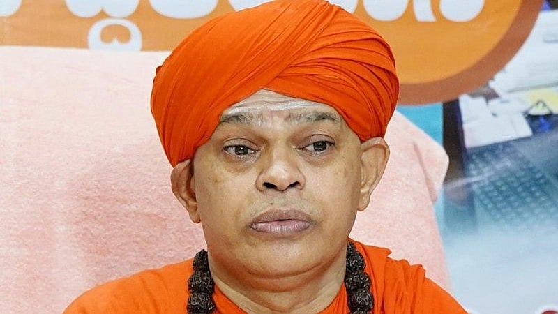 ಚಿತ್ರದುರ್ಗ: ನ್ಯಾಯಾಲಯಕ್ಕೆ ಶರಣಾದ ಶಿವಮೂರ್ತಿ ಶರಣರು