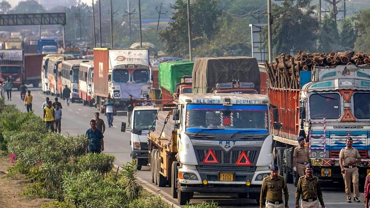 ರಾಜಸ್ಥಾನ | ಹಿಂಸೆಗೆ ತಿರುಗಿದ ಟ್ರಕ್‌ ಚಾಲಕರ ಪ್ರತಿಭಟನೆ: ಮೂವರು ಪೊಲೀಸರಿಗೆ ಗಾಯ