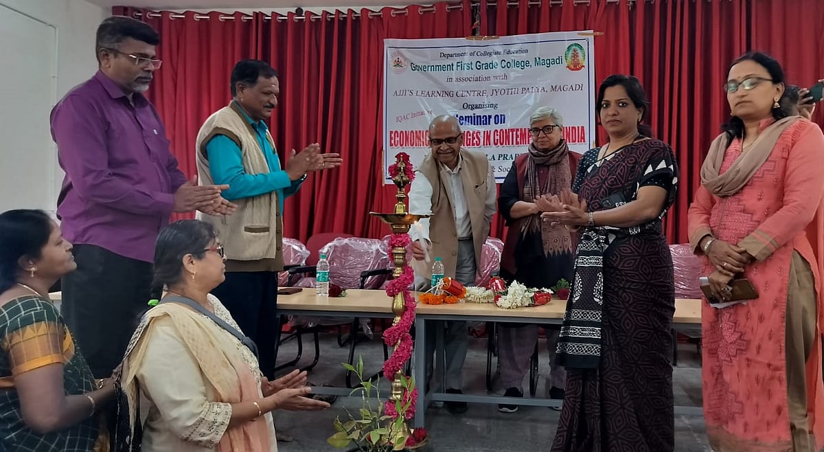 ವಾಸ್ತವ ಮರೆಮಾಚುತ್ತಿರುವ ಧರ್ಮಾಂಧತೆ: ಡಾ.ಪರಕಲಾ ಪ್ರಭಾಕರ್ ಕಳವಳ