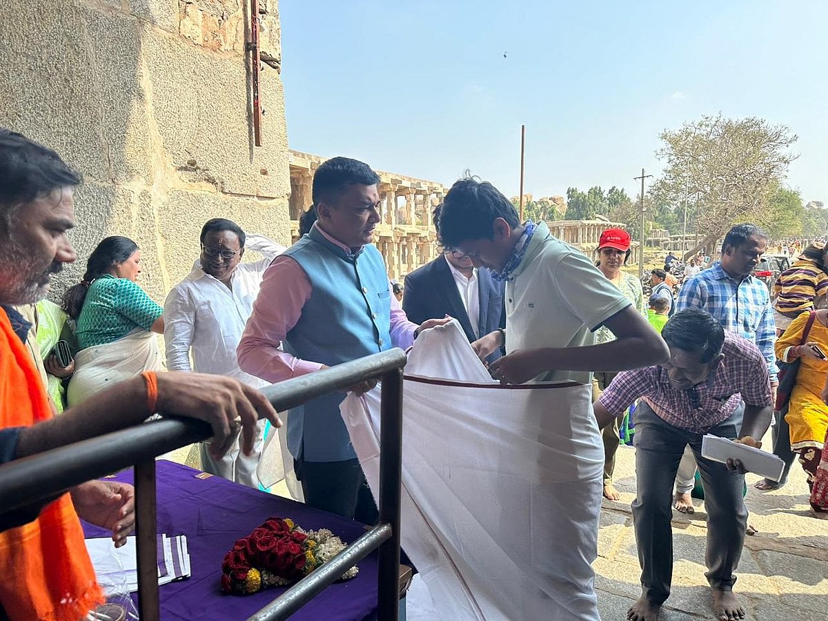 ಹಂಪಿ ವಿರೂಪಾಕ್ಷ ದೇವಸ್ಥಾನ: ವಸ್ತ್ರಸಂಹಿತೆ ಜಾರಿ