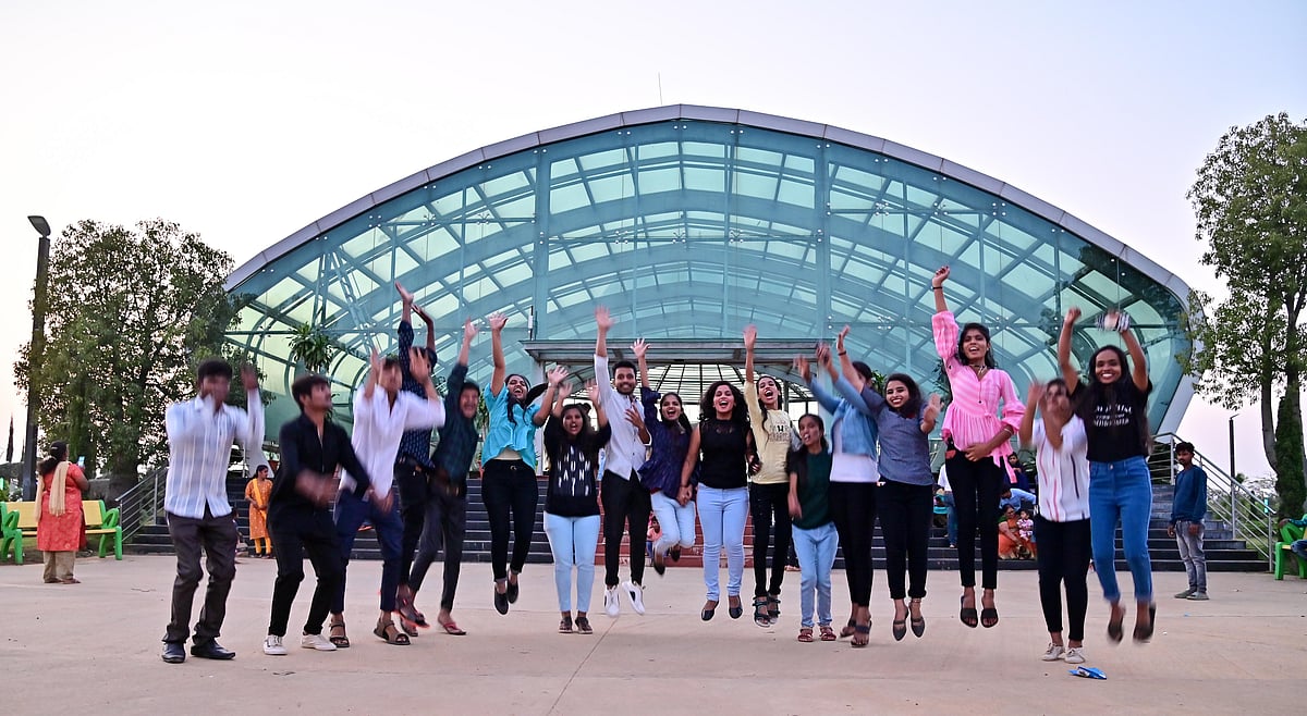 ದಾವಣಗೆರೆ | ಗಾಜಿನ ಮನೆಗೆ ಬರಲಿದೆ ಆರ್ದ್ರಕ ವ್ಯವಸ್ಥೆ