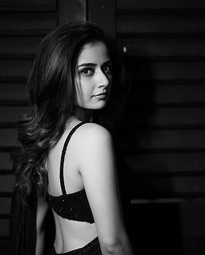 ಇನ್‌ಸ್ಟಾಗ್ರಾಮ್‌ ಖಾತೆಯಲ್ಲಿ ಕೆಲವು ಬ್ಕ್ಯಾಕ್‌ ಆ್ಯಂಡ್‌ ವೈಟ್‌ ಫೋಟೊಗಳನ್ನೂ ಅವರು ಶೇರ್‌ ಮಾಡಿಕೊಂಡಿದ್ದಾರೆ