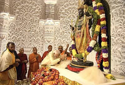 ಶ್ರೀರಾಮನಿಗೆ ನಮಸ್ಕರಿಸಿದ ಪ್ರಧಾನಿ ಮೋದಿ