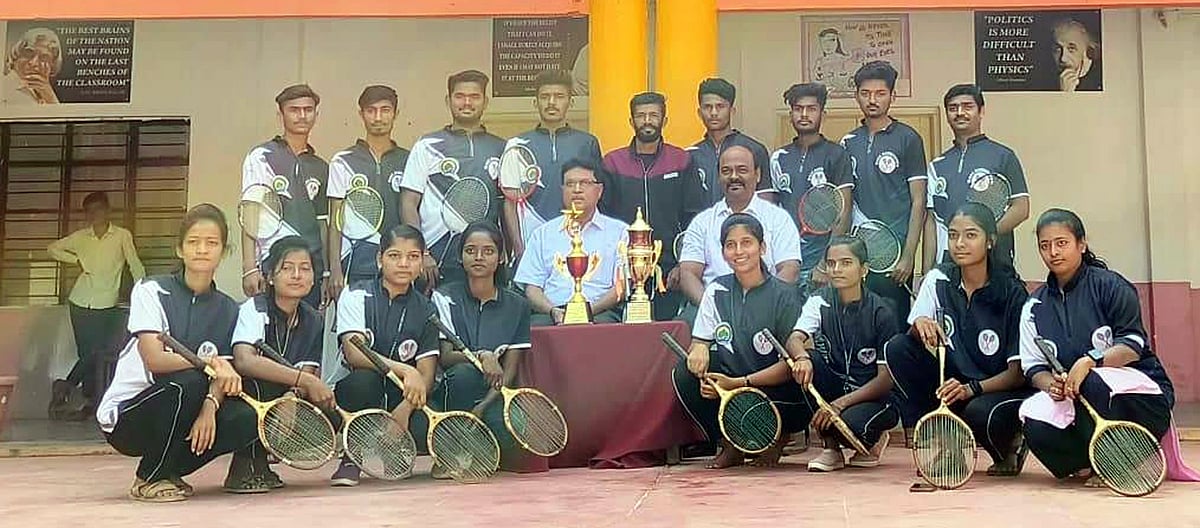 ಬಾಲ್ ಬ್ಯಾಡ್ಮಿಟನ್‌: ವಿದ್ಯಾರ್ಥಿಗಳ ಸಾಧನೆ