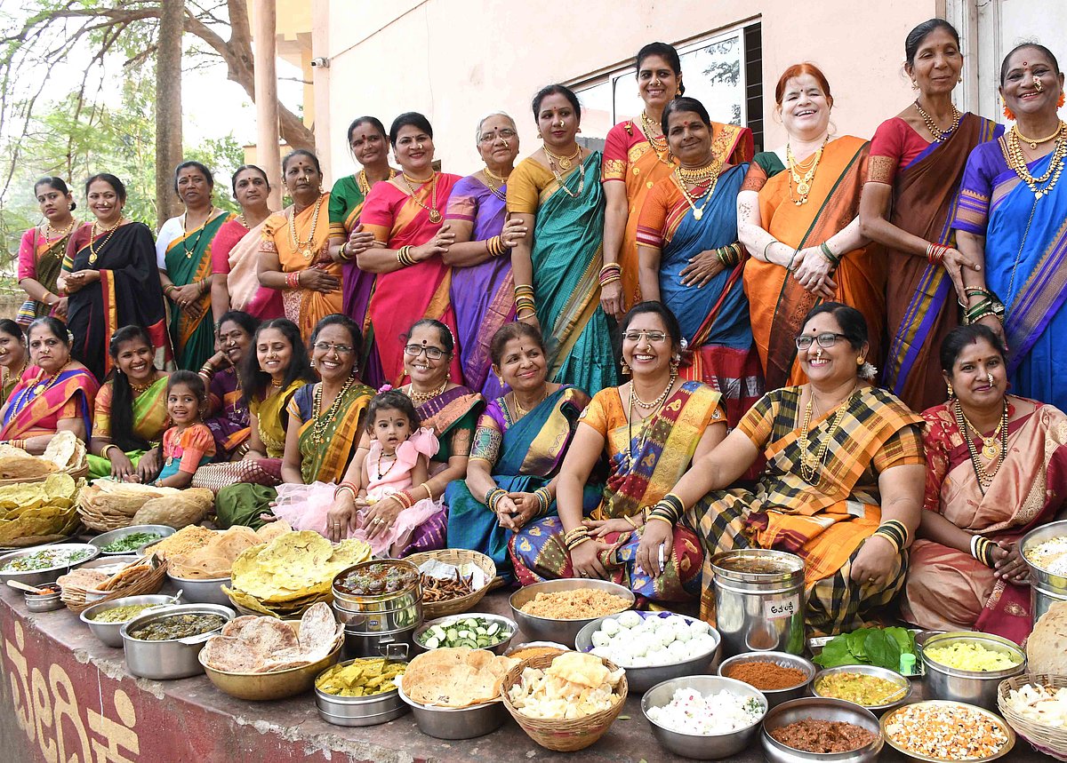 ಸಂಕ್ರಾಂತಿ: ಎಳ್ಳು–ಬೆಲ್ಲ ಹಂಚಿ ಸಂಭ್ರಮಾಚರಣೆ