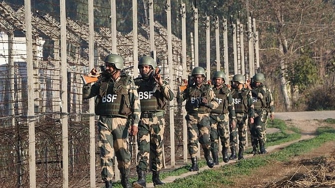 ತ್ರಿಪುರಾ: 744 ನುಸುಳುಕೋರರನ್ನು ಬಂಧಿಸಿದ ಬಿಎಸ್‌ಎಫ್‌