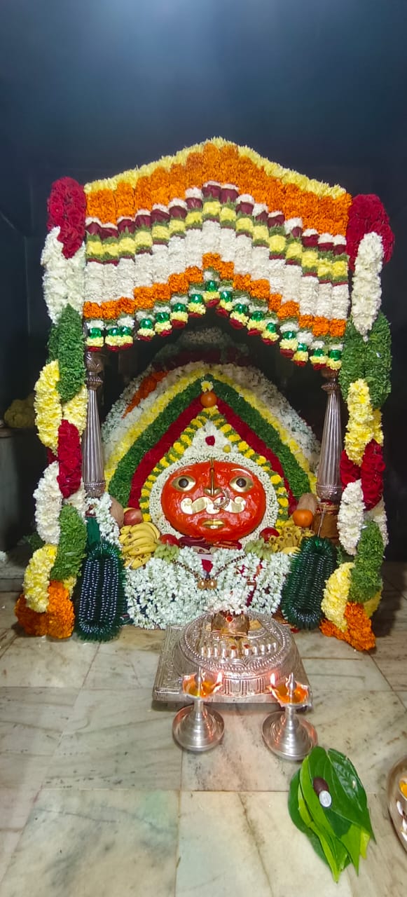 ಹುಲಿಗೆಮ್ಮ ದೇವಿಯ ಅಲಂಕೃತ ವಿಗ್ರಹ