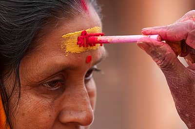 ಅಯೋಧ್ಯೆಯಲ್ಲಿ ಇಂದು (ಶನಿವಾರ) ಮಹಿಳೆಯೊಬ್ಬರ ಹಣೆಯಲ್ಲಿ ಶ್ರೀರಾಮನ  ಹೆಸರು ಕಂಡುಬಂದಿದ್ದು ಹೀಗೆ