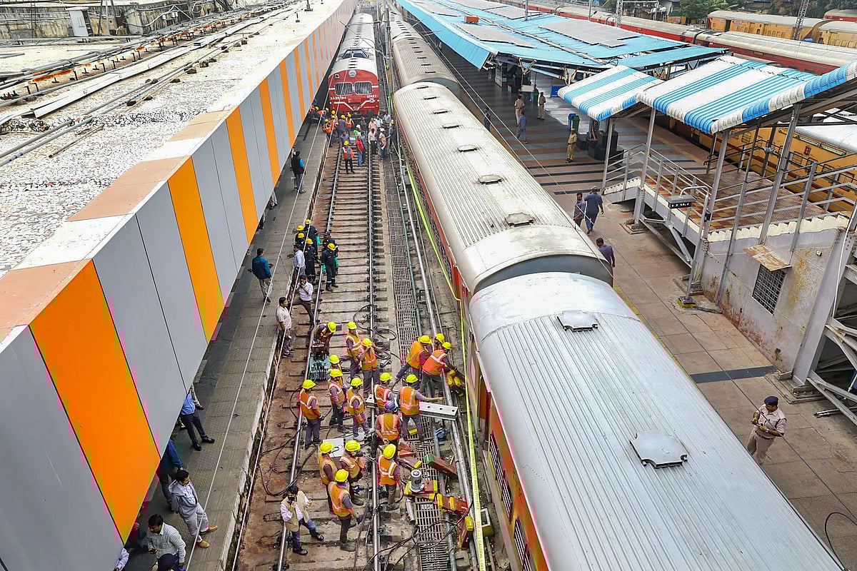 ಚಾರ್‌ಮಿನರ್‌ ಎಕ್ಸ್‌ಪ್ರೆಸ್‌ | ಹಳಿ ತಪ್ಪಿದ 3 ಬೋಗಿಗಳು: 6 ಮಂದಿಗೆ ಗಾಯ