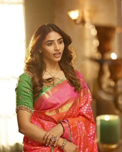 ಶ್ರೀರಸ್ತು ಶುಭಮಸ್ತು ಧಾರಾವಾಹಿ ಮಹತ್ತರ ಬದಲಾವಣೆಯ ತಿರುವು ಪಡೆದುಕೊಂಡಿದ್ದು, ಅದರಲ್ಲಿನ ಪ್ರೊಮೊದಲ್ಲಿ  ಸೀರೆಯುಟ್ಟು ಕಿರುತೆರೆಯಲ್ಲಿ ಸಪ್ತಮಿ ಗೌಡ ನಟಿಸಿದ್ದಾರೆ