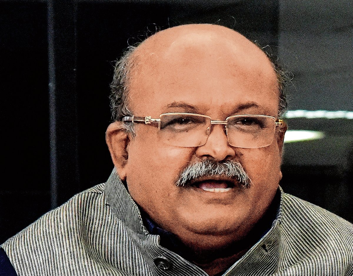 ಸ್ವ ಇಚ್ಛೆಯಿಂದ 'ಗ್ಯಾರಂಟಿ ಯೋಜನೆ' ಬಿಟ್ಟುಕೊಡಲು ವ್ಯವಸ್ಥೆ: ರೇವಣ್ಣ 